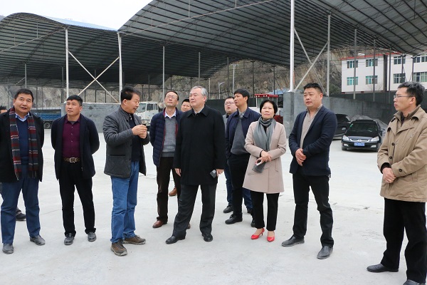 火博体育入口局长刘昌兰陪同林厅长一行在陕西永宏生物科技有限公司调研